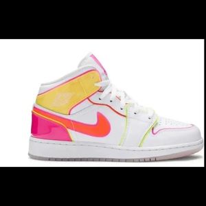 Air Jordan 1 mid SE GS ‘Edge Glow’